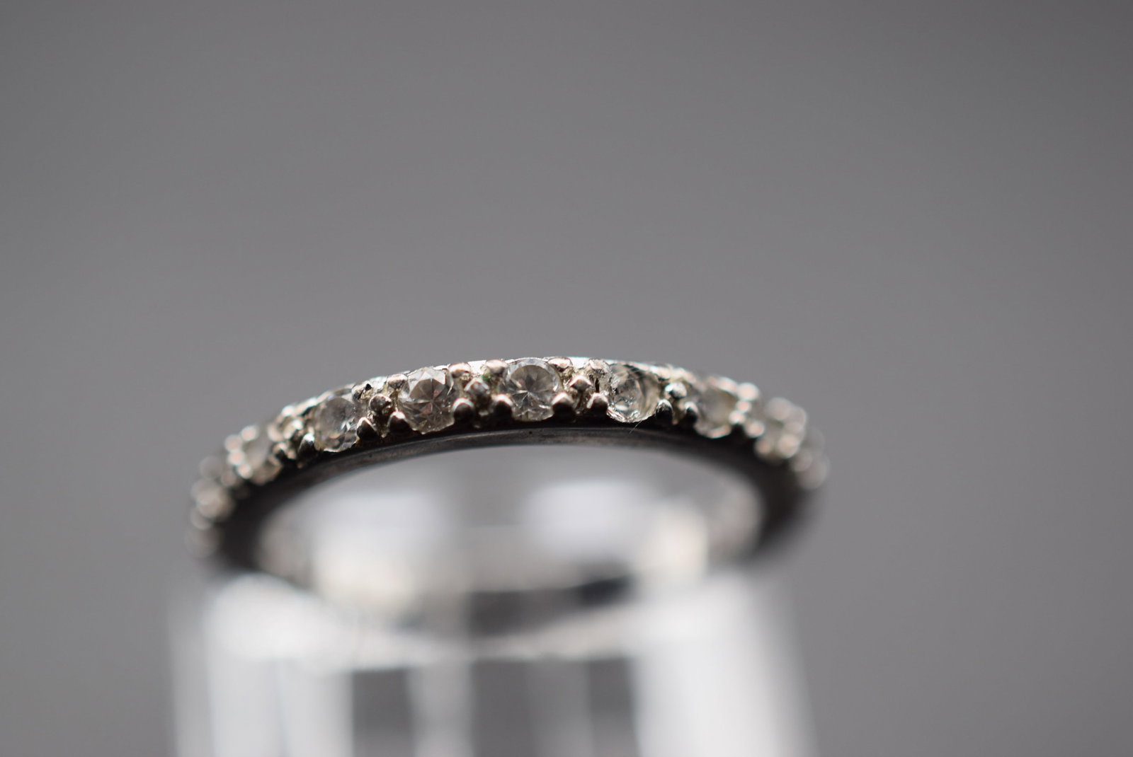 CZ Sterling Silver 925 Vintage Ring Size 5.75 Lot EH 1192: CZ Sterling Silver 925 Vintage Ring Size 5.75 top measures 1/8" signed 925 weighs 2.13 grams