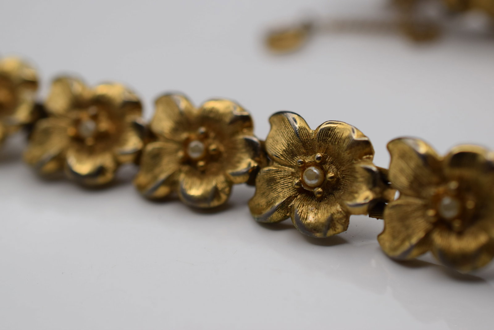 Flowers Numbered Bracelet Vintage Lot HK 1197: Numbered 0222 Bracelet Vintage Flowers Measures 6 3/4" long working safety chain