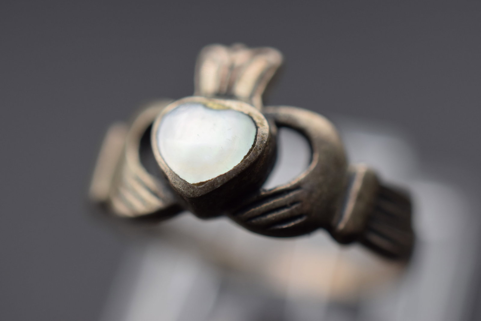 Claddah Mother of Pearl Heart Sterling Silver 925 Vintage Ring Size 7.75 Lot EH 1199 (1 of 2)