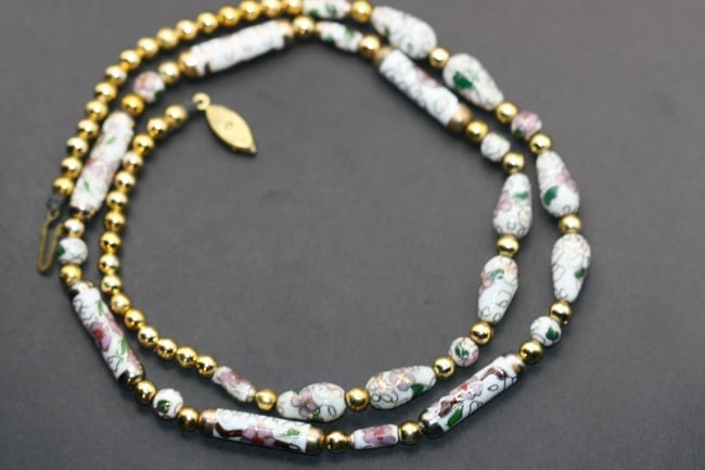 Cloissonne White Necklace 25" Long vintage Lot 1208: Cloissonne White Necklace 25" Long vintage