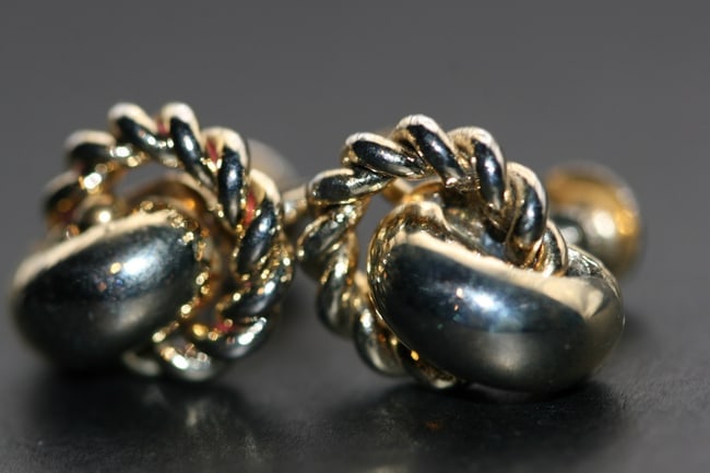 Vintage Screw Back Earrings 1940's love knot gold plated Lot 1215: Vintage Screw Back Earrings 1940's love knot gold plated measures 5/8" x 5/8"
