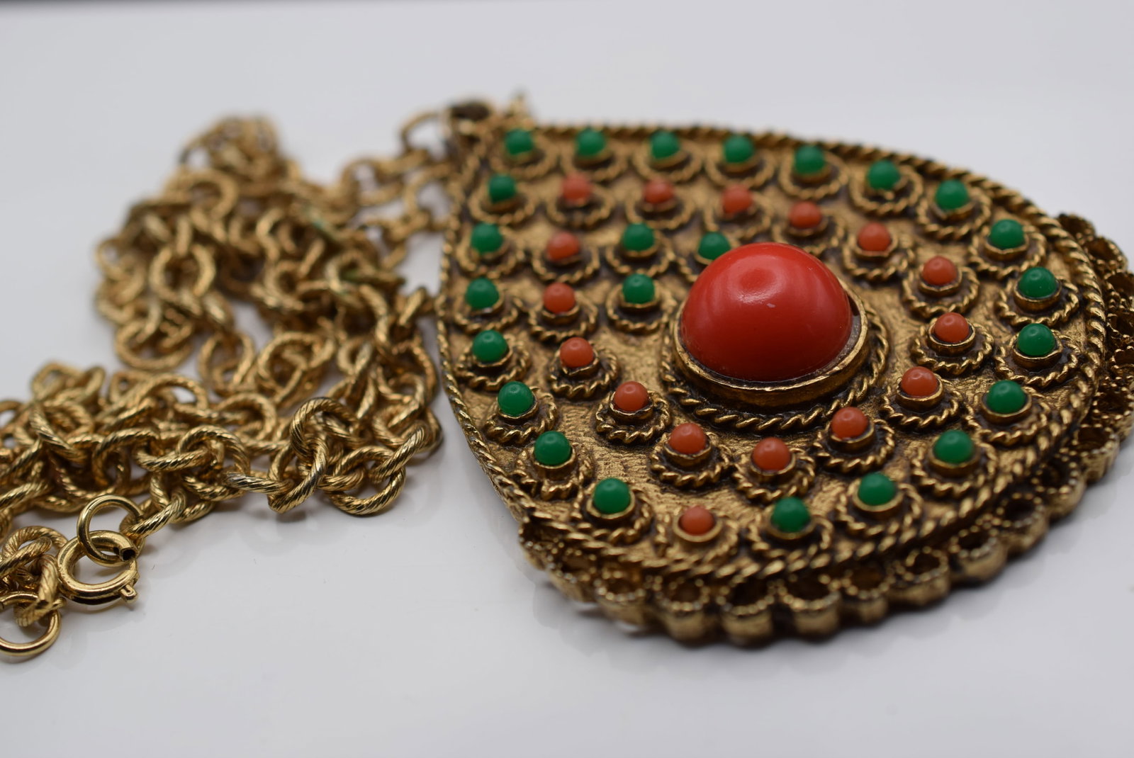 Huge Necklace 26" plus 3" Pendant 1960's Vintage Lot HK 1230: Huge Necklace 26" plus 3" Pendant 1960's Vintage