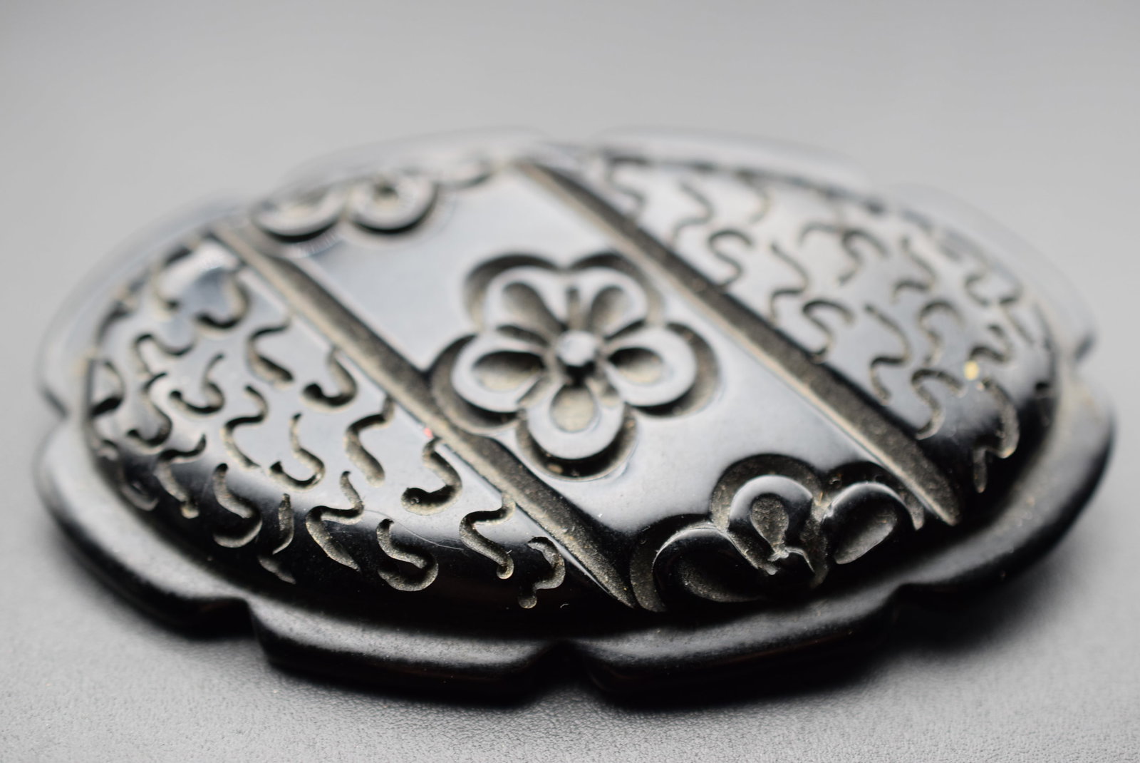 Mourning Edwardian Jewelry Brooch Pin Bakelite Carved Huge Vintage Lot EH 1235 (1 of 3)
