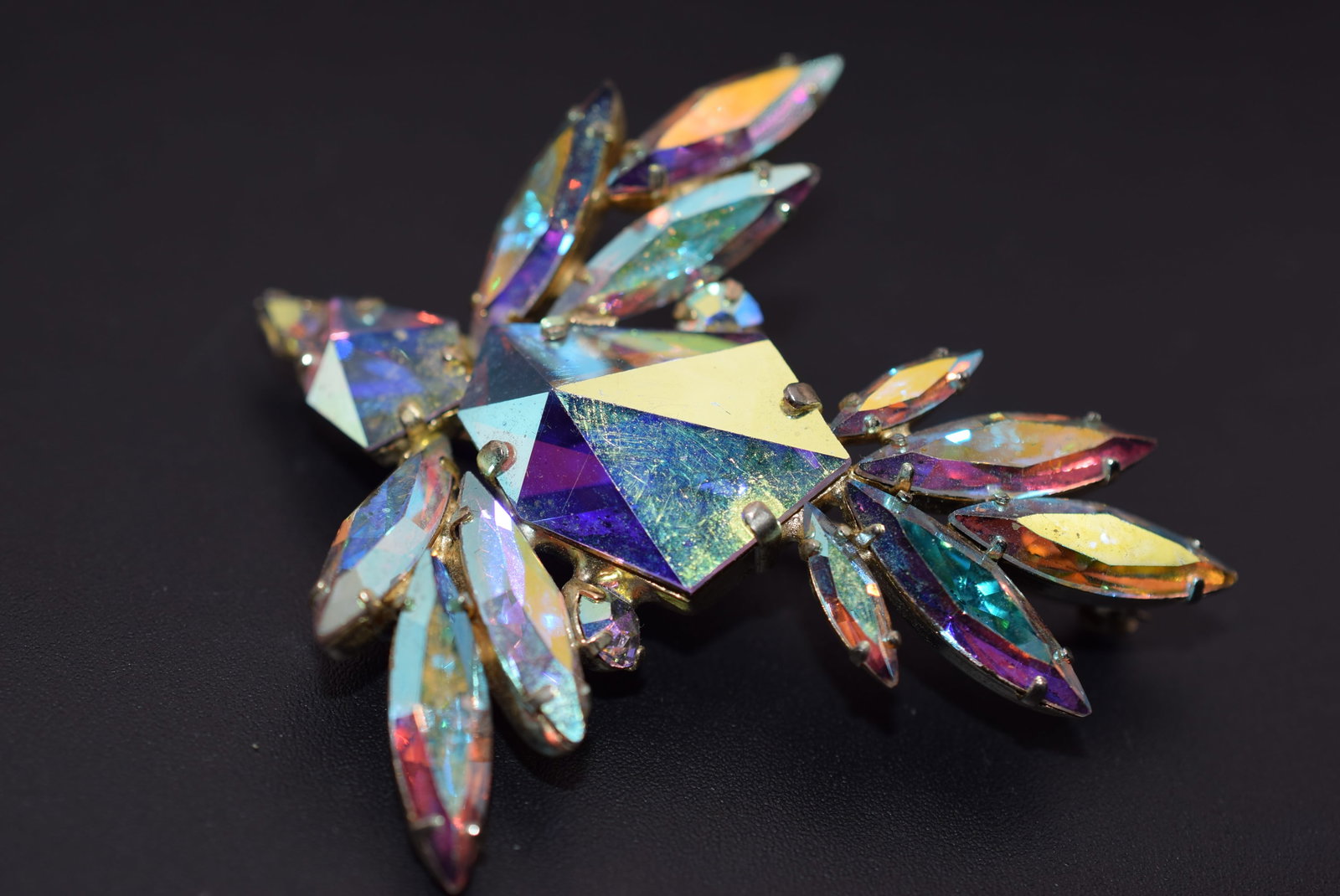 Sherman Bird in Flight Vintage Signed RARE Brooch Pin 1940's Lot EH 1250: Sherman Bird in Flight Vintage Signed RARE Brooch Pin 1940's measures 2 1/2" x 2 3/8" signed Sherman Exquisite !