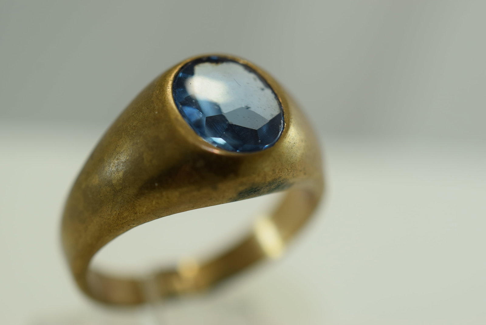 1970's vintage Blue Solitaire Ring Size 8.5 Lot IL 41: 1970's vintage Blue Solitaire Ring Size 8.5