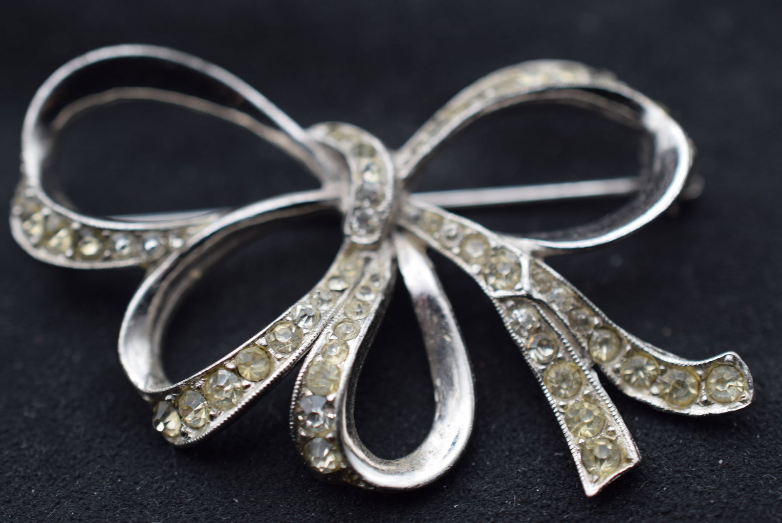Rhinestone Bow Brooch Pin Vintage 1940's Lot Fi 145 (1 of 2)