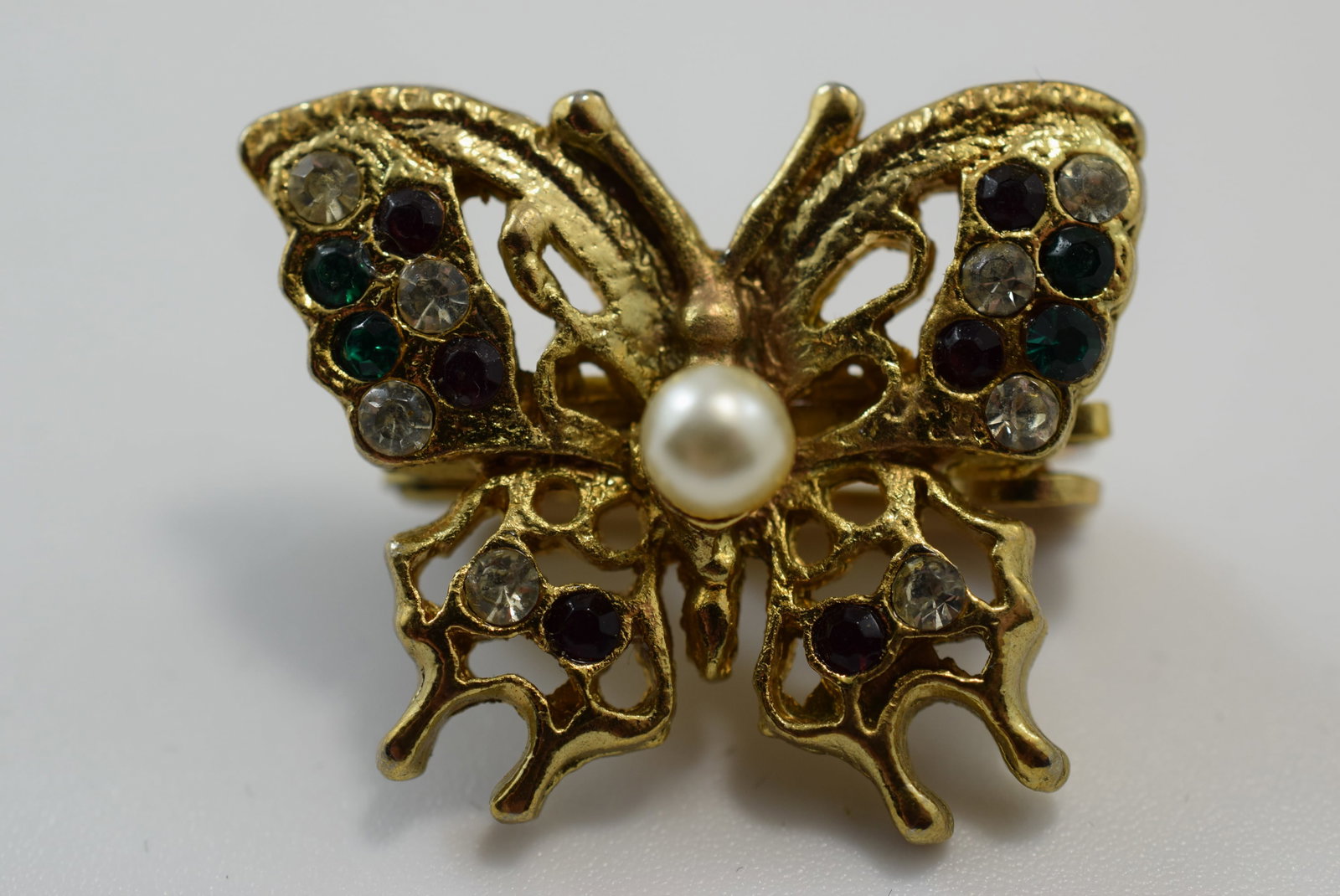 Butterfly To Clip on Pearls or Crystal Strand Necklaces Lot IL 171 (1 of 3)