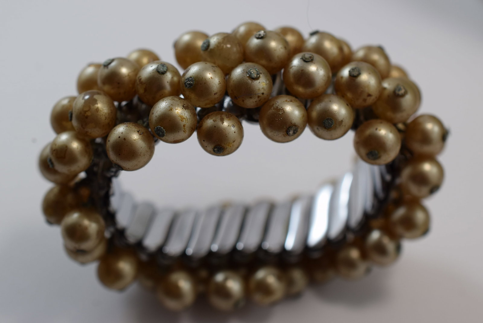Pearl 1940's expansion Bracelet Lot IL 231 (1 of 2)