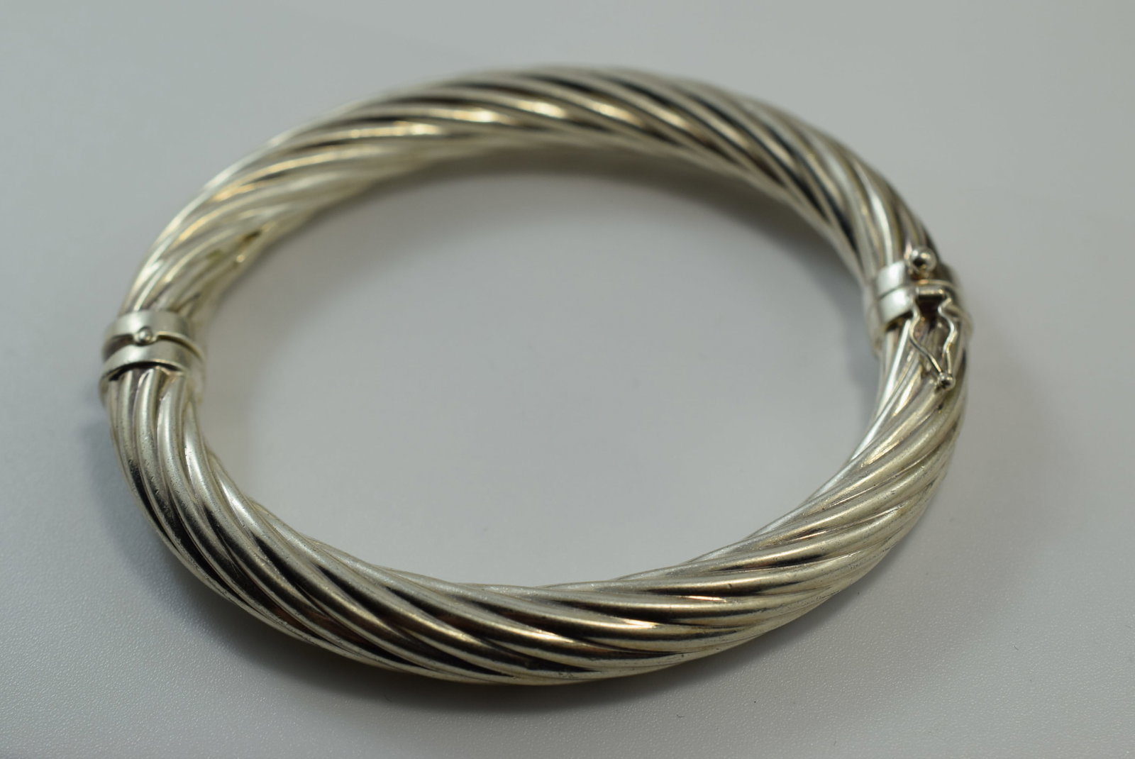 925 Hinged Wide Bracelet Sterling 18 Grams Lot IL 266 (1 of 3)
