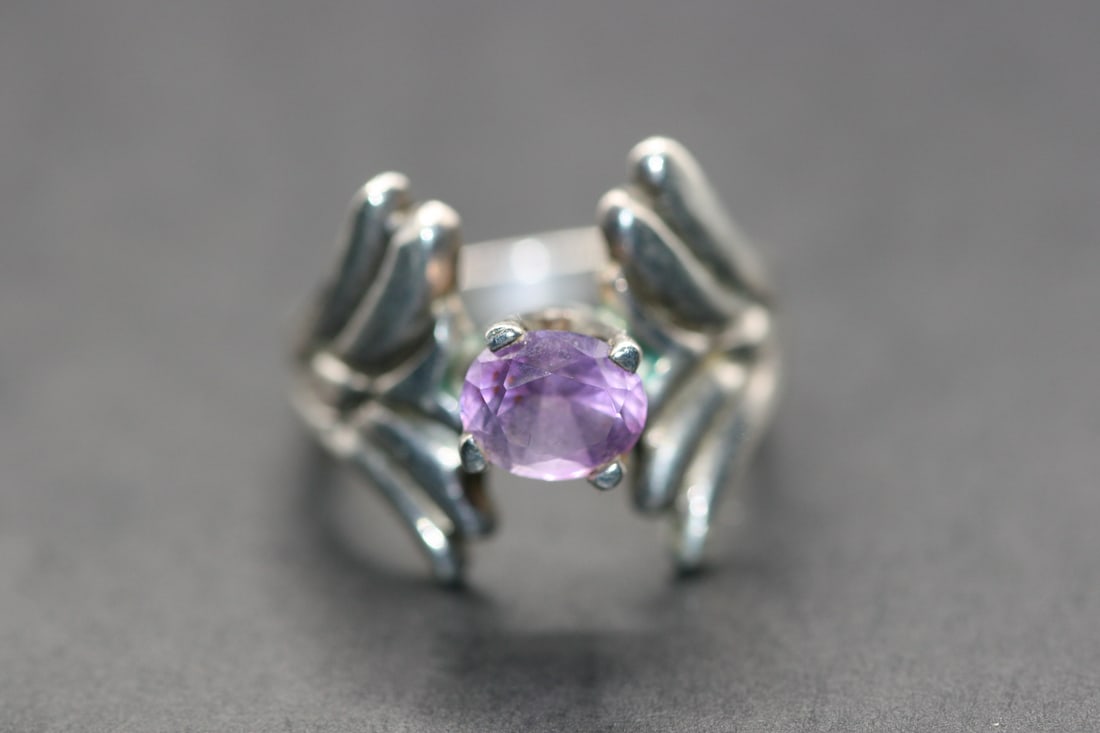 Taxco Sterling Silver 925 Amethyst Vintage Ring Size 8 .Lot#269: Taxco Sterling Silver 925 Amethyst Vintage Ring Size 8 top measures 3/4" long