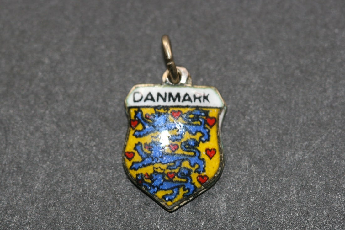 Dane Enamel Crest Flag vintage Charm Pendant Silver 800 Antiko .Lot#294: Dane Enamel Crest Flag vintage Charm Pendant Silver 800 Antiko signed on the back ANTIKO 800 for silver content 800 measures 1/2" x 1/2"