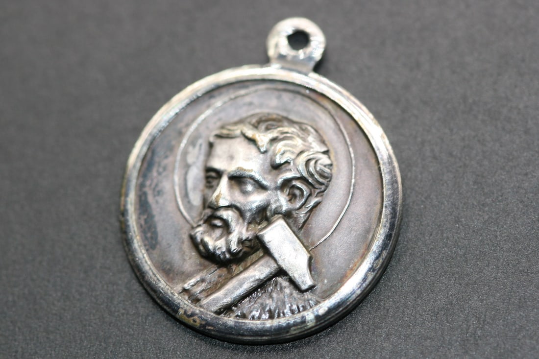 Saint Joseph the Worker Religious Medal Winged angel back vintage .Lot#309 (1 of 2)