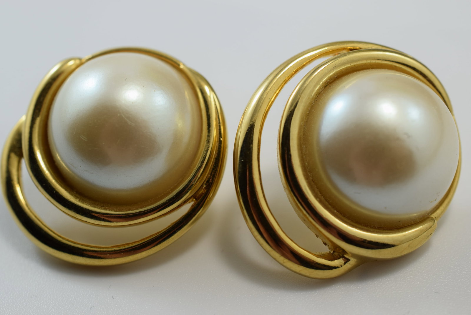 Pierced Pearl Cab Earrings Lot IL 315: Pierced Pearl Cab Earrings measures 1 1/4"