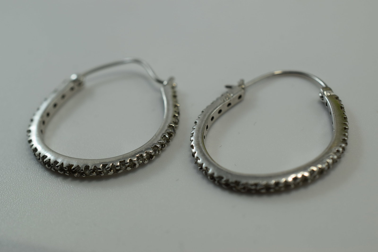 Sterling 925 Pierced Earrings Hoops 4 Grams Lot IL 334 (1 of 2)