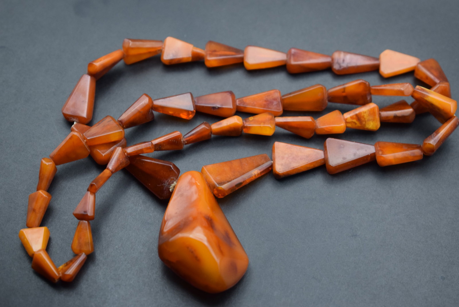 Magnificent Amber Vintage Carved Necklace Baltic Egg Yolk Lot 336 (1 of 4)