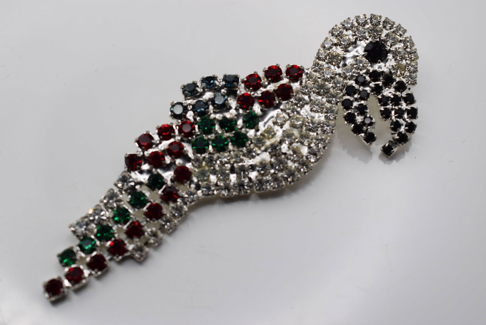 Huge Rhinestone Encrusted Brooch Pin Vintage Lot Fi 345: Huge Rhinestone Encrusted Brooch Pin Vintage measures 3" x 1"