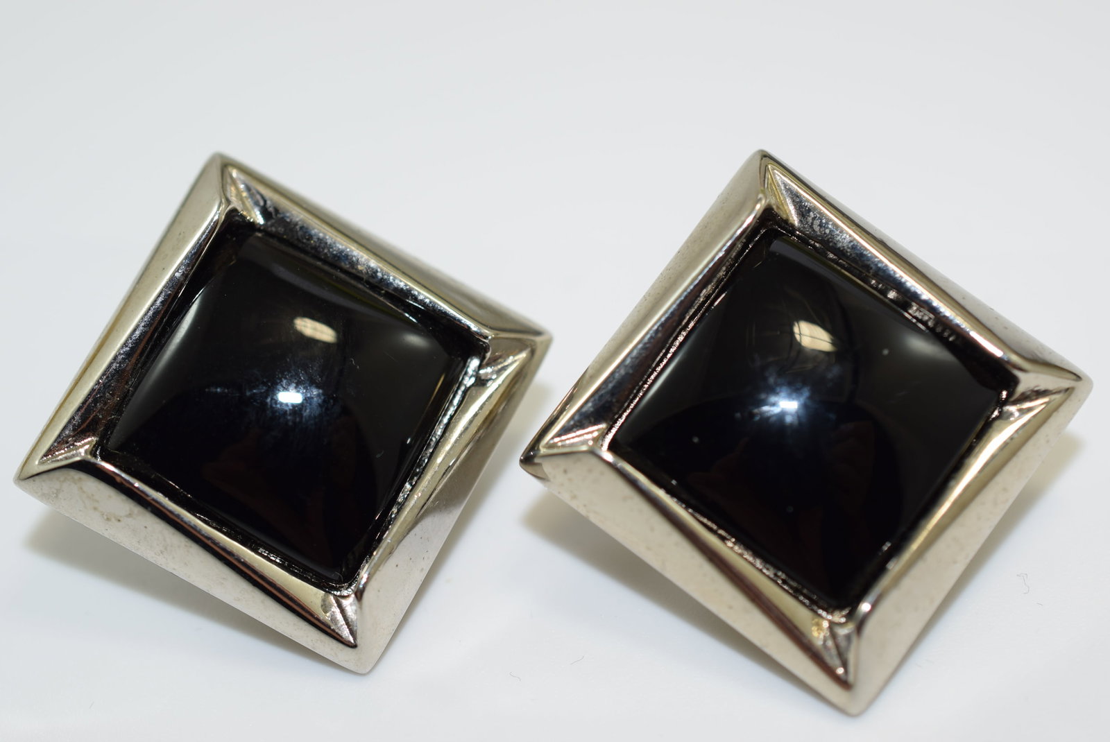 Vintage Clip Earrings 1 1/8" Lot IL 347: Vintage Clip Earrings 1 1/8"