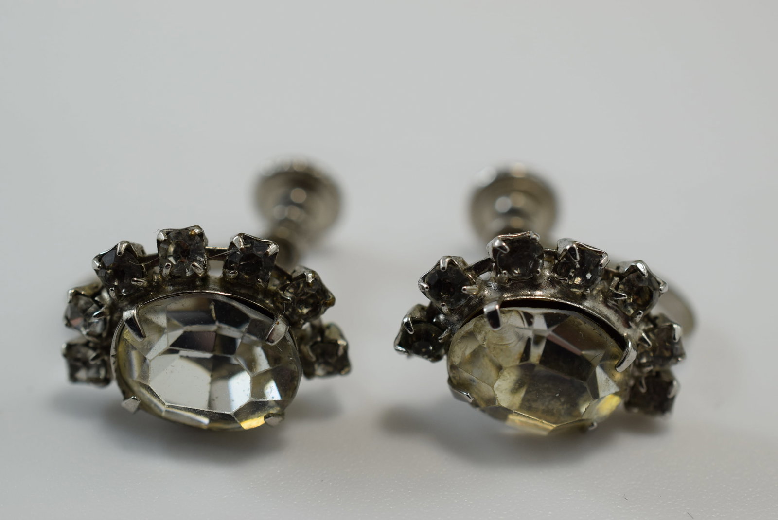 Vintage Screw Back Earrings Rhinestone Lot IL 368 (1 of 2)