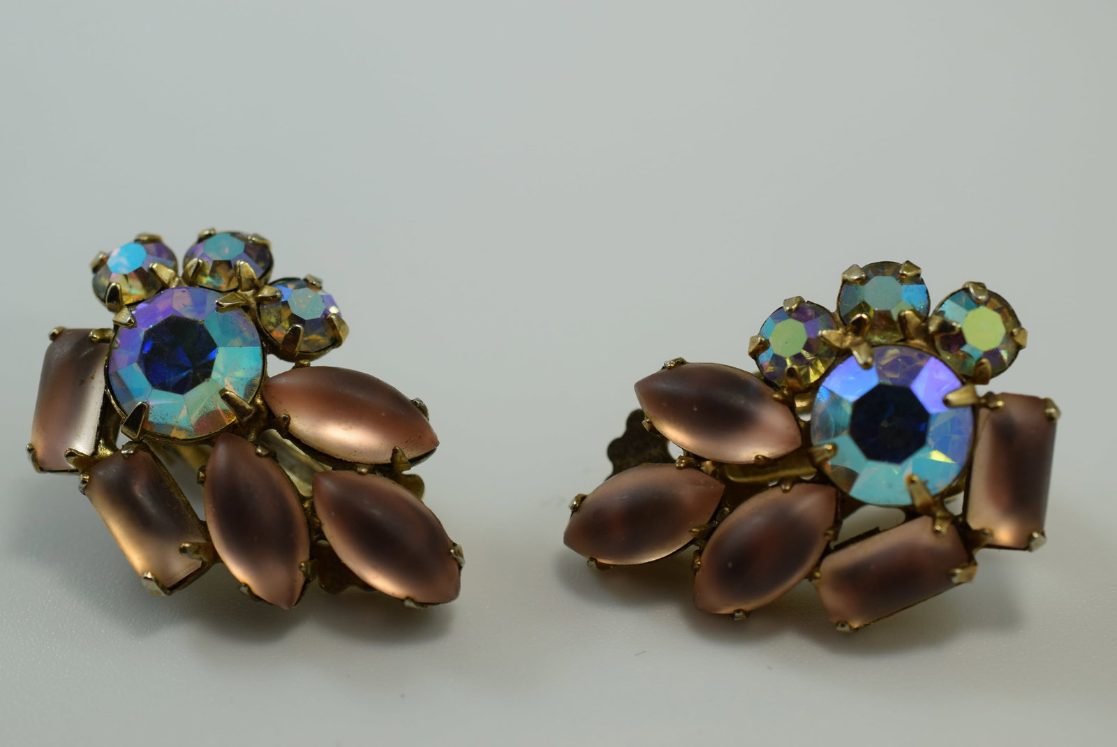 Frosted Glass Rhinestone Clip Earrings Vintage Lot IL 376: Frosted Glass Rhinestone Clip Earrings Vintage