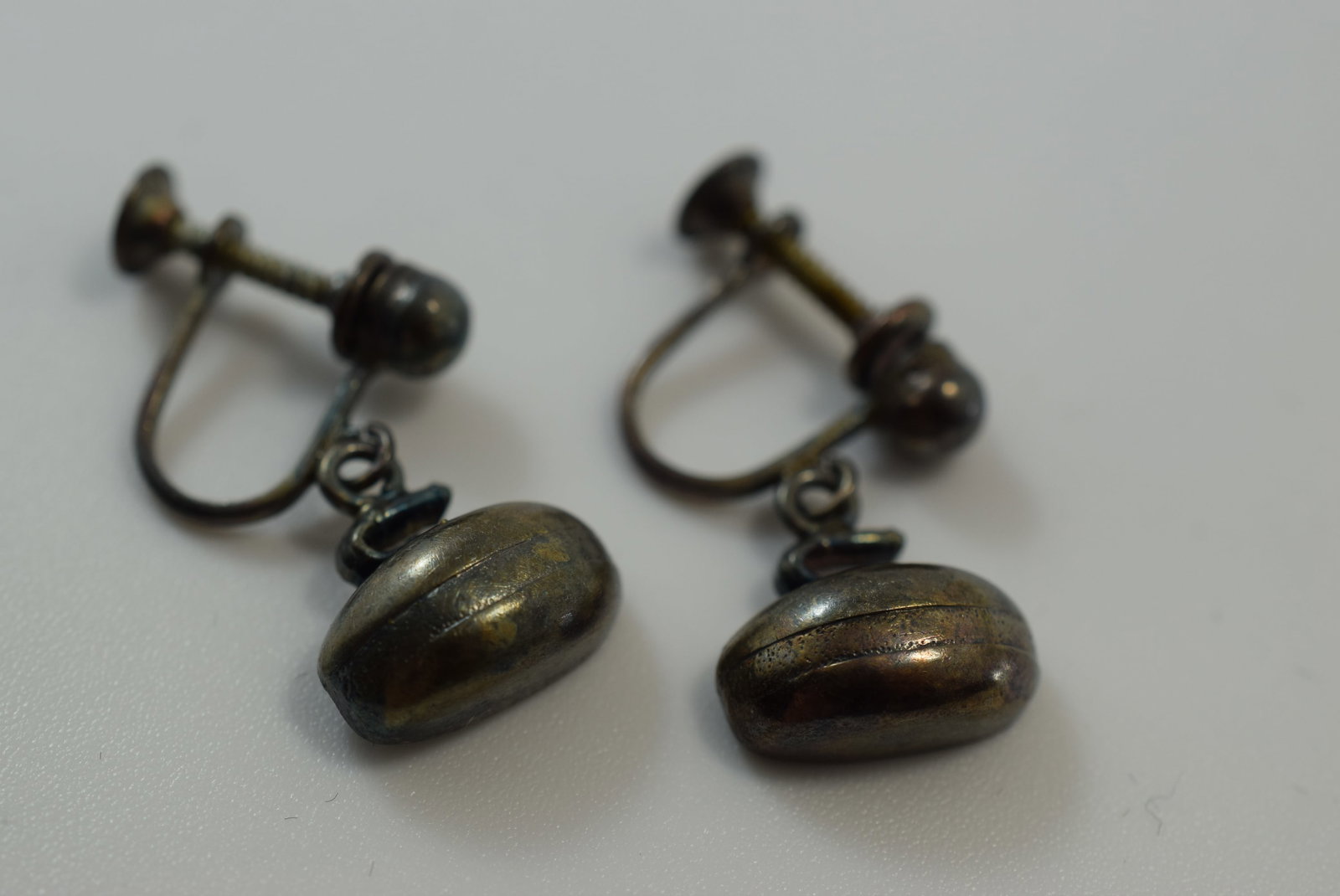 Curling Sterling Screw Back Earrings 1940's Vintage Lot IL 397: Curling Sterling Screw Back Earrings 1940's Vintage signed on the clasps sterling