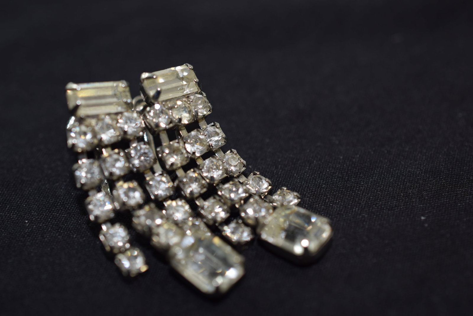 Rhinestone Screw Back Earrings 1940's Vintage Lot IL 403: Rhinestone Screw Back Earrings 1940's Vintage