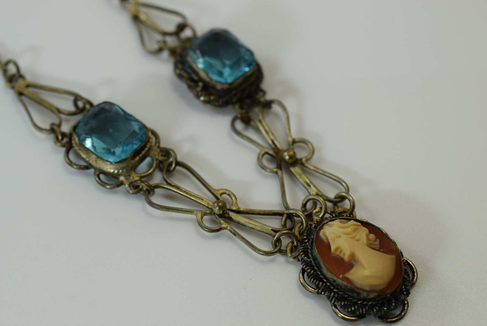 Cameo 18" Necklace 1940's Vintage Lot IL 405 (1 of 2)