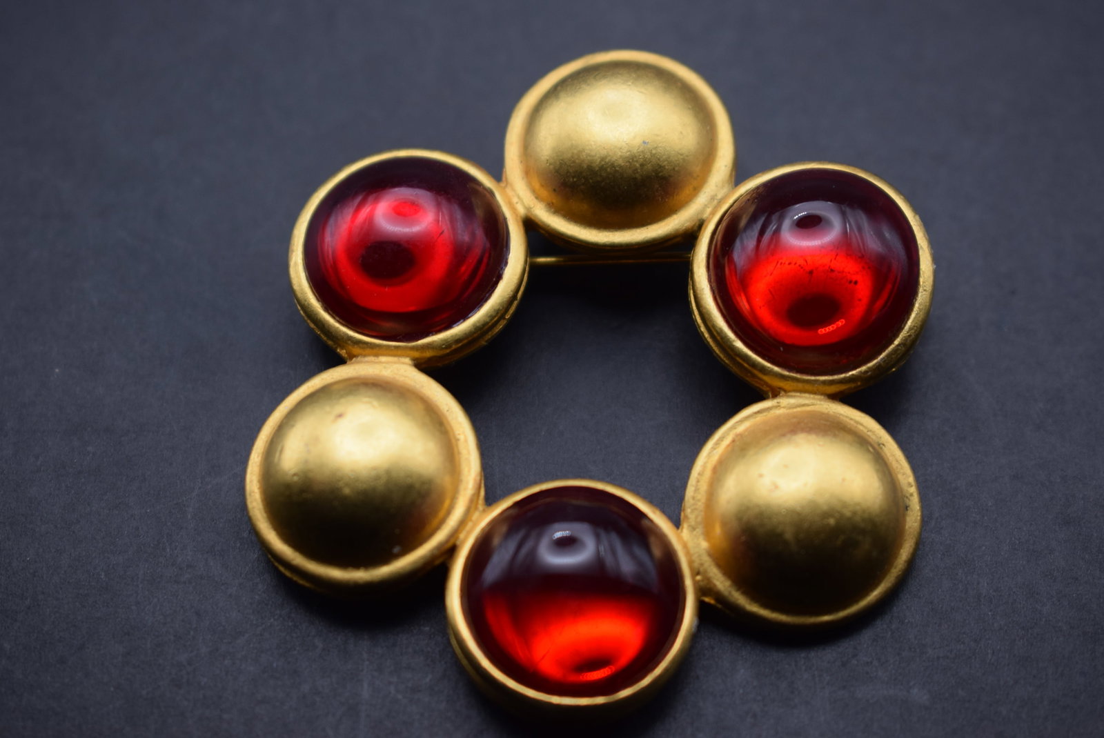 Red Cabochon Brooch Pin Lot 441: Red Cabochon Brooch Pin measures 2 1/4" in diameter