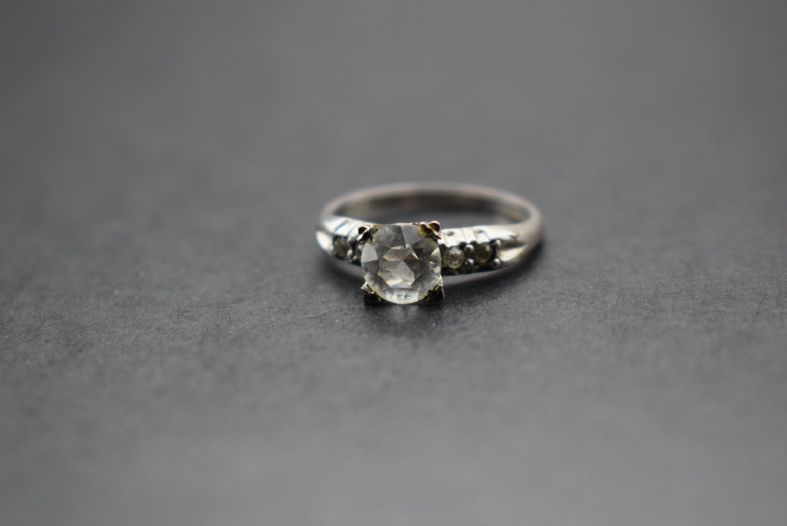 Sterling Silver 925 Faux Diamond Solitaire Ring Size 7 Lot 479: Sterling Silver 925 Faux Diamond Solitaire Ring Size 7 weighs 2.35