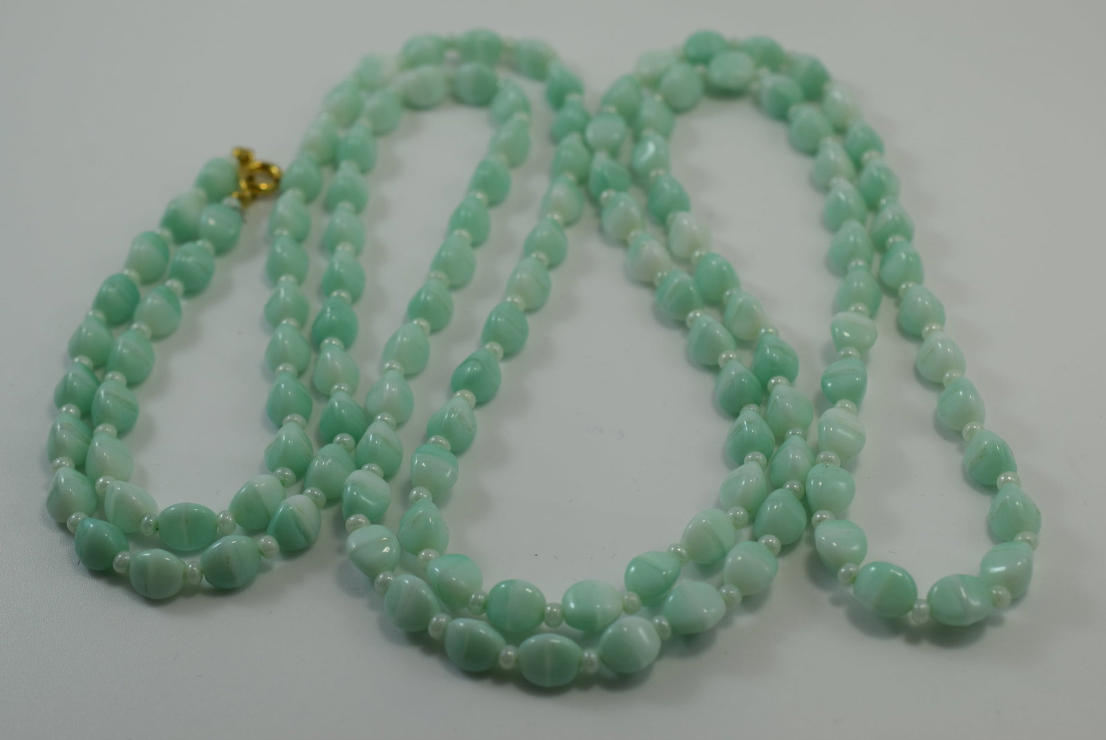 49" Glass 1940's Necklace Lot IL 487 (1 of 3)