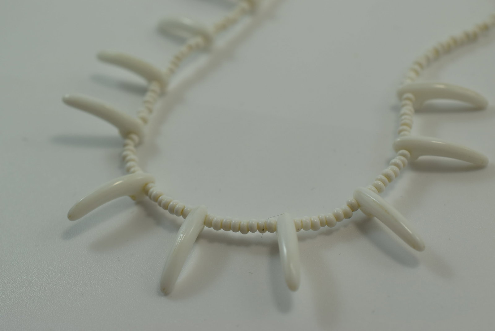 All Glass Tiger Tooth shape Necklace Vintage 19" Lot IL 488: All Glass Tiger Tooth shape Necklace Vintage 19"