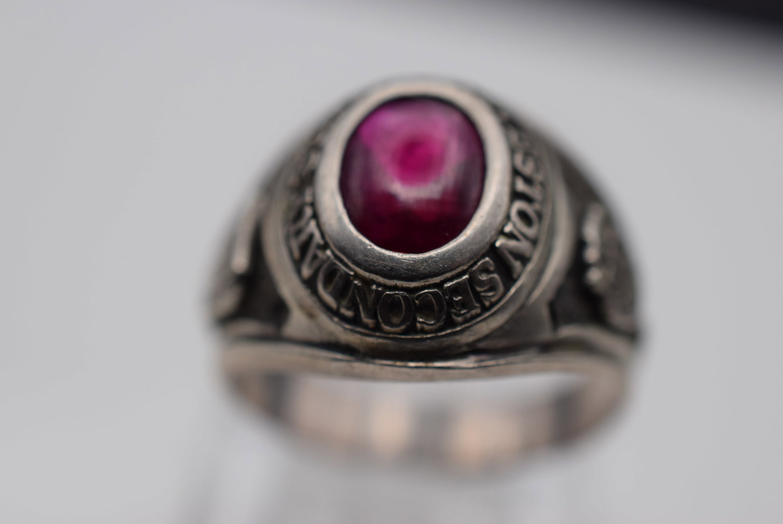 Steveson Secondary School Sterling Silver 925 Size 8 Lot Fi 495: Steveson Secondary School Sterling Silver 925 Size 8 weighs 8.13 grams