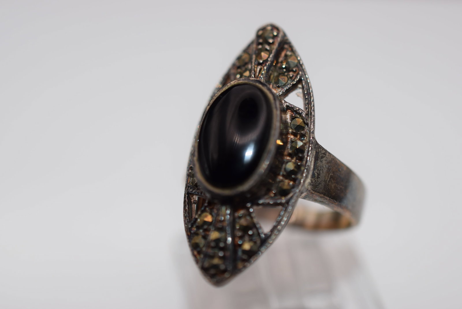 Marcasite Onyx Sterling Silver 925 Size 6.75 Lot Fi 496: Marcasite Onyx Sterling Silver 925 Size 6.75 weighs 7.13 grams