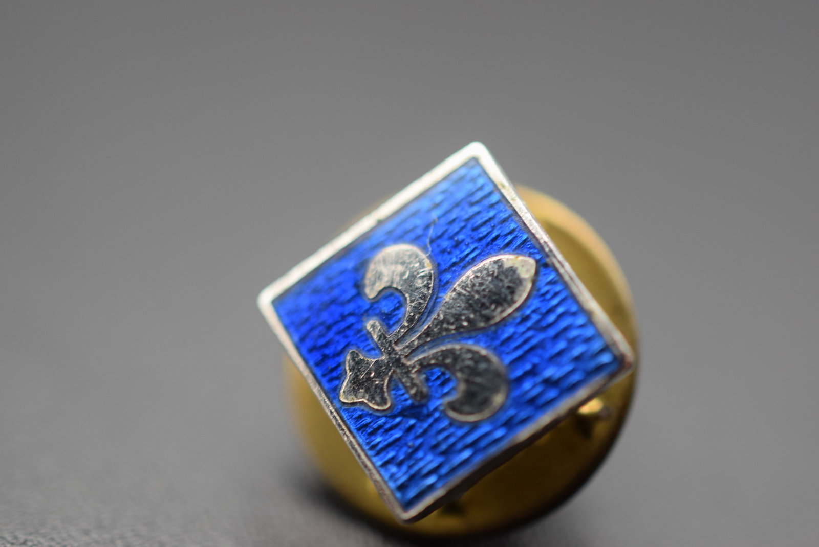 Enamel Blue Fleur de Lys Lot#CF 497: Enamel Blue Fleur de Lys Push Pin Lapel Brooch Vintage measures 3/8" x 3/8" signed on the back of the clasp Ballou Reg'D
