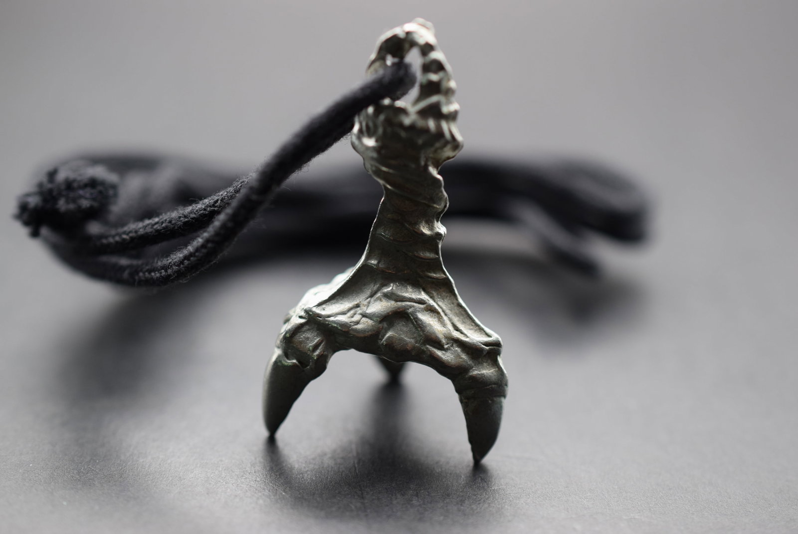 Dragon Claw Foot Eagle Foot Pendant Lot 535 (1 of 4)
