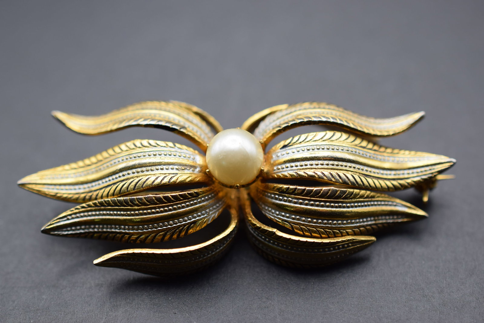 Damascene Pearl Brooch Pin Vintage Lot 536 (1 of 2)