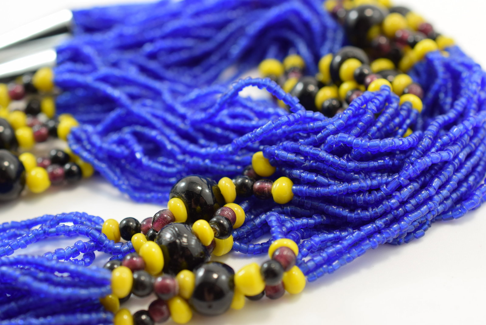 24" long Beaded Necklace 24 Strand Lot IL 538: 24" long Beaded Necklace 24 Strand