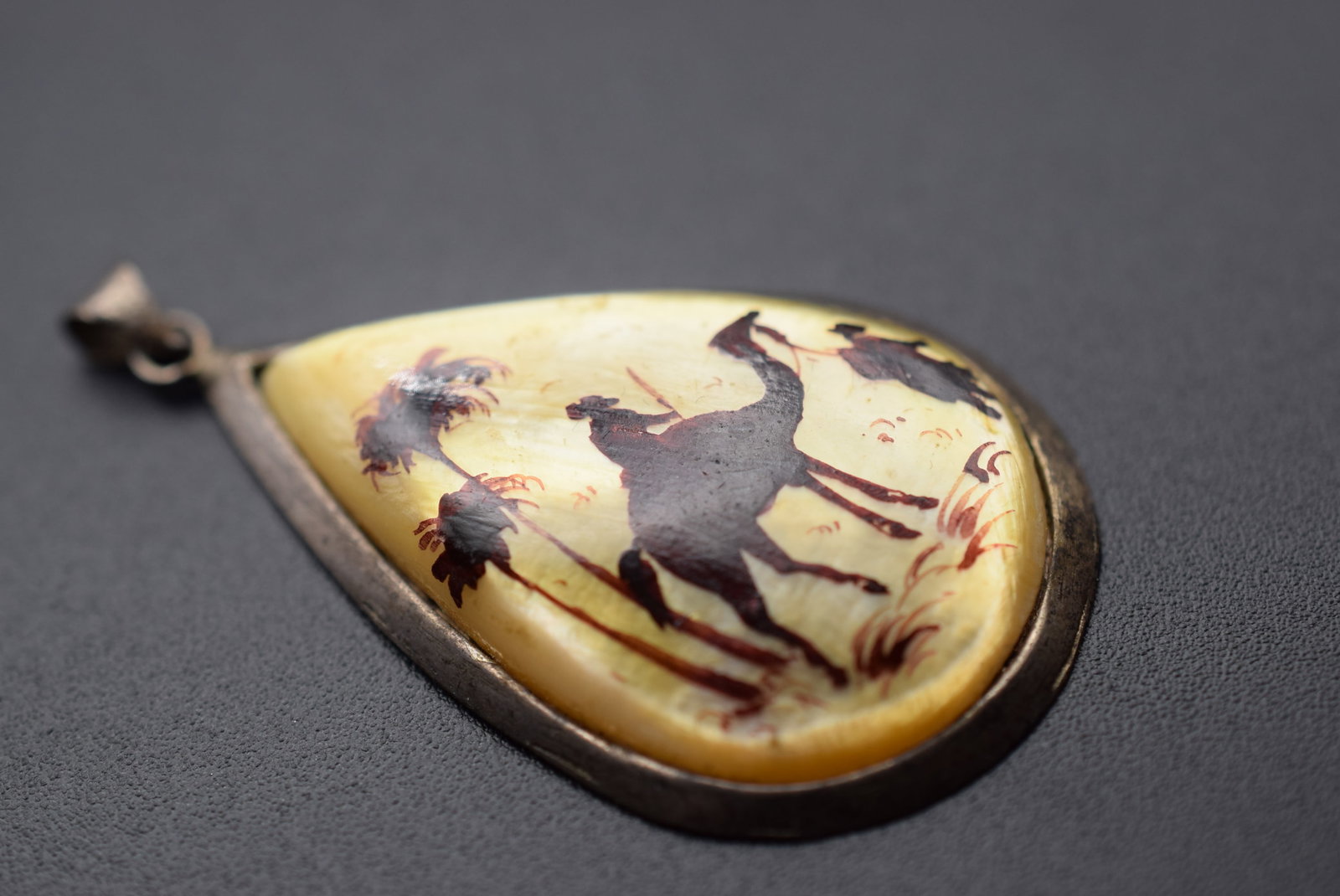 Persian Camel Pendant Iran Mother Lot#CF 555: Persian Camel Pendant Iran Mother of Pearl measures 2" x 1 1/8"