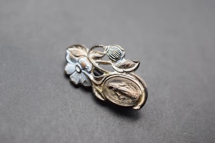 Religious Medal Vintage Brooch Pin Lapel Pin Lot 586 (1 of 3)