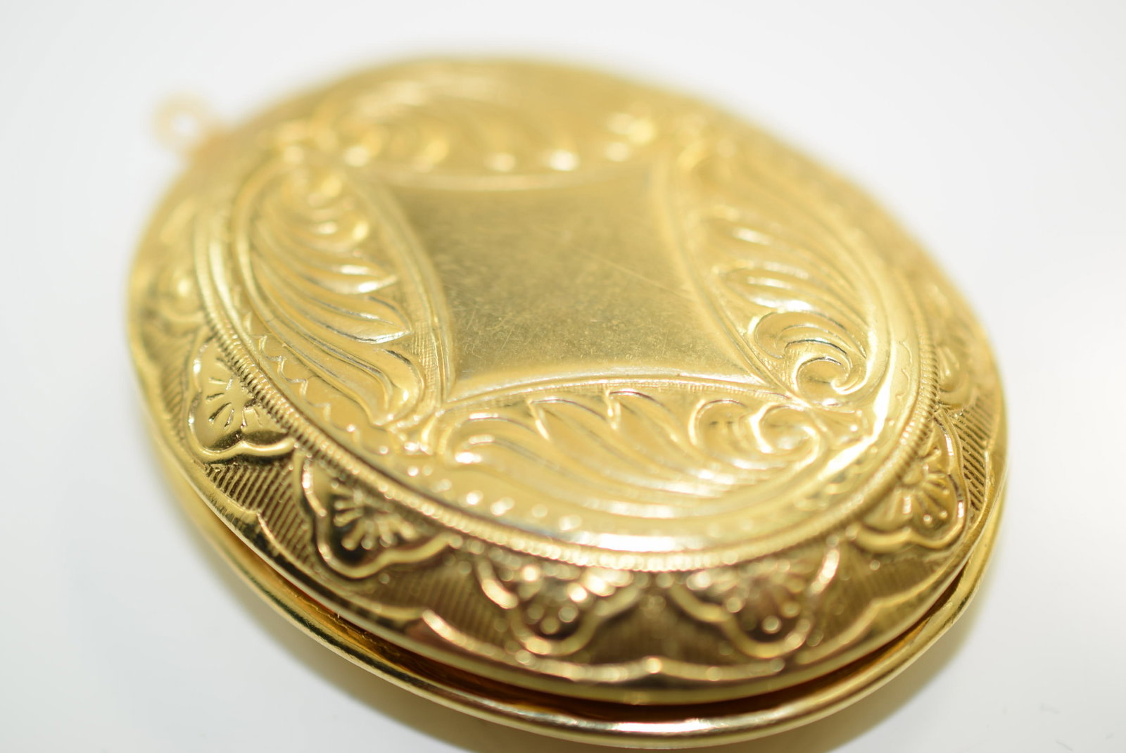 2" Locket Vintage Pendant Lot IL 619 (1 of 3)