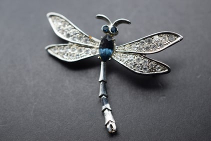 Dragonfly Rhinestone Brooch Pin Lot 636: Dragonfly Rhinestone Brooch Pin Measures 1 5/8" x 2"