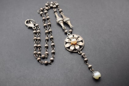 Silvertone Necklace Sweetest Flower Pearl Lot 640 (1 of 3)
