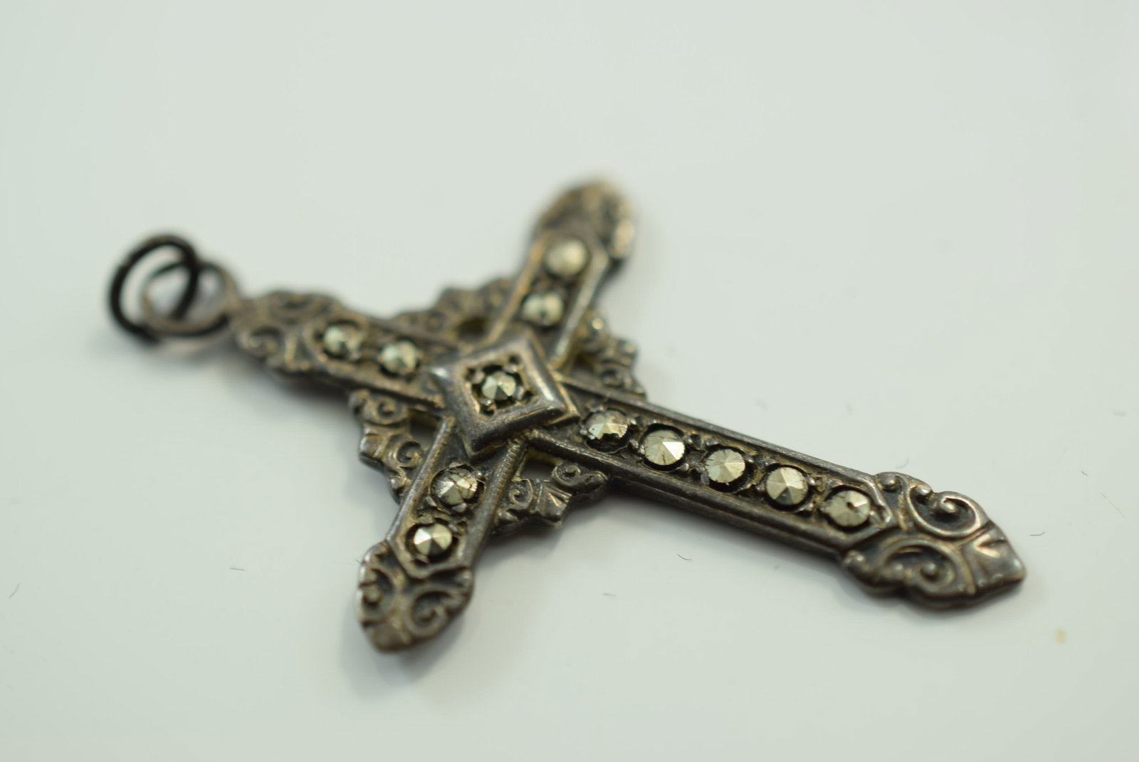 Marcasite Cross Sterling Silver 925 Vintage Pendant 1 1/2" Lot IL 641: Marcasite Cross Sterling Silver 925 Vintage Pendant 1 1/2"