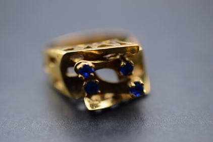 Cocktail Ring 1970's Rhinestone Vintage Size 6 Lot 665: Cocktail Ring 1970's Rhinestone Vintage Size 6 top measures 1/2" wide