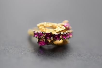 Cocktail Ring 1970's Rhinestone Vintage Size 6.25 Lot 668: Cocktail Ring 1970's Rhinestone Vintage Size 6.25 top measures 1/2" wide