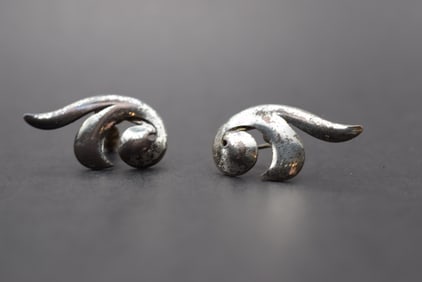 Monet Sterling Screwback Earrings Vintage signed Lot 692 (1 of 2)