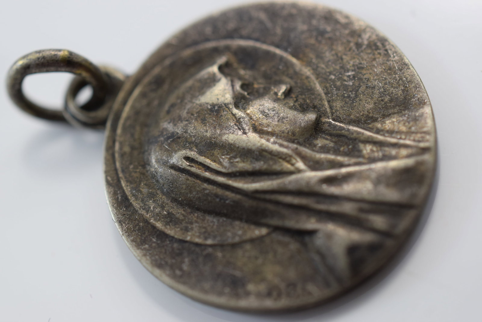 Religious Medal Repousse Vintage 3/4" Lot IL 703 (1 of 2)