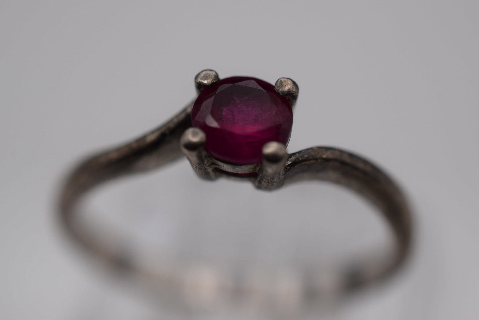 Solitaire Red Sterling Silver 925 Ring Size 6 Lot Fi 705: Solitaire Red Sterling Silver 925 Ring Size 6