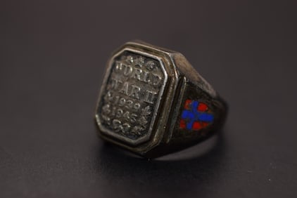WWII World War II Sterling Ring Vintage Size 10 Lot 718: WWII World War II Sterling Ring Vintage Size 10 weighs 12.49 grams top measures 3/4"