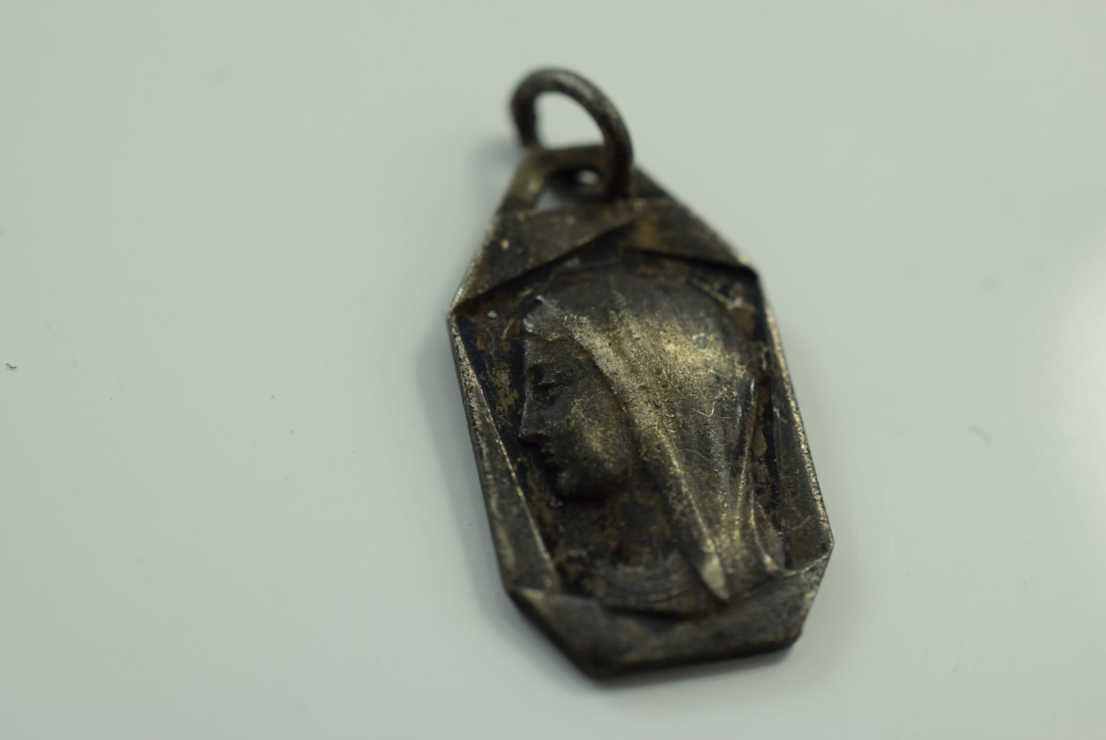 Religious Medal 3/4" Lot IL 747 (1 of 3)