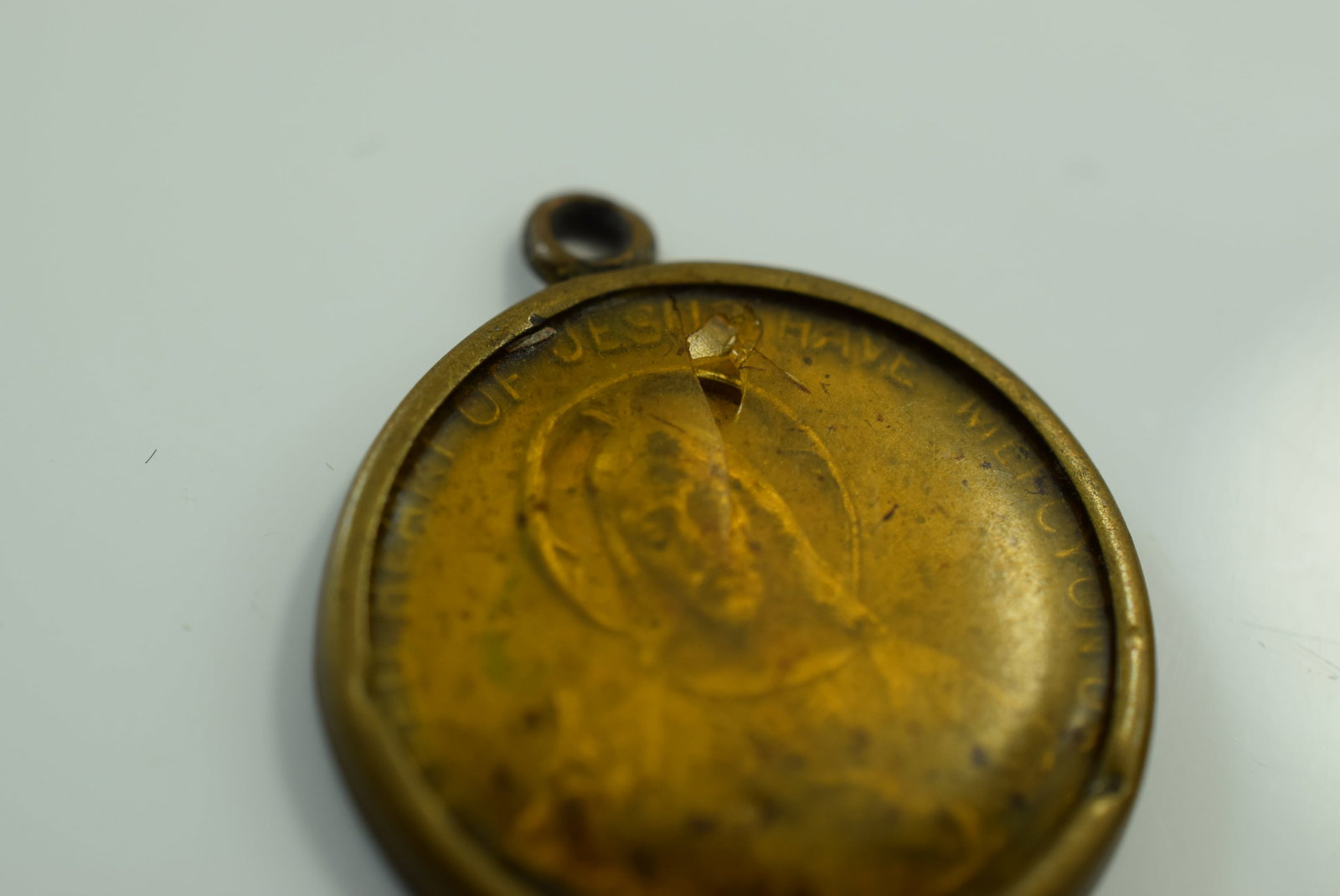 Early Medal Sacred Heart of Jesus Have Mercy On Us Lot IL 772 (1 of 3)